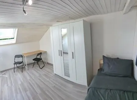 Geneva House G *