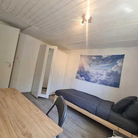 Geneva House G Kwatera prywatna *
